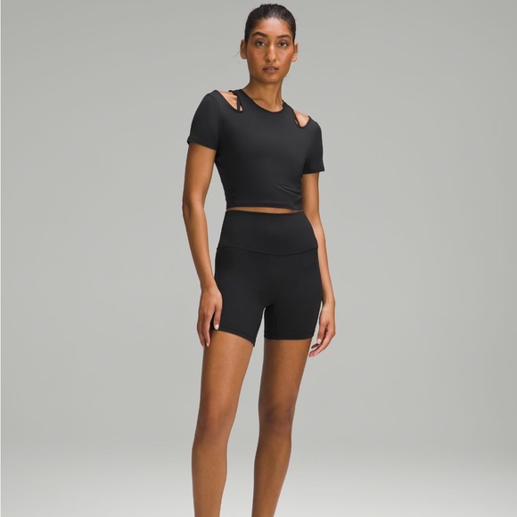 Shoulder Cut-Out Yoga T-Shirt In Black - Picture 3 of 9